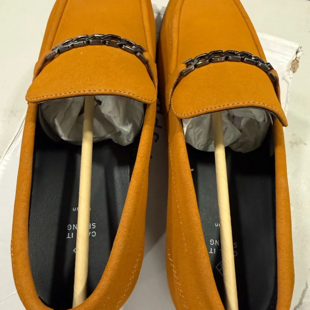 Call It Spring Tan Bargerholt Loafers with Chain Accent Men Size 9.5 New